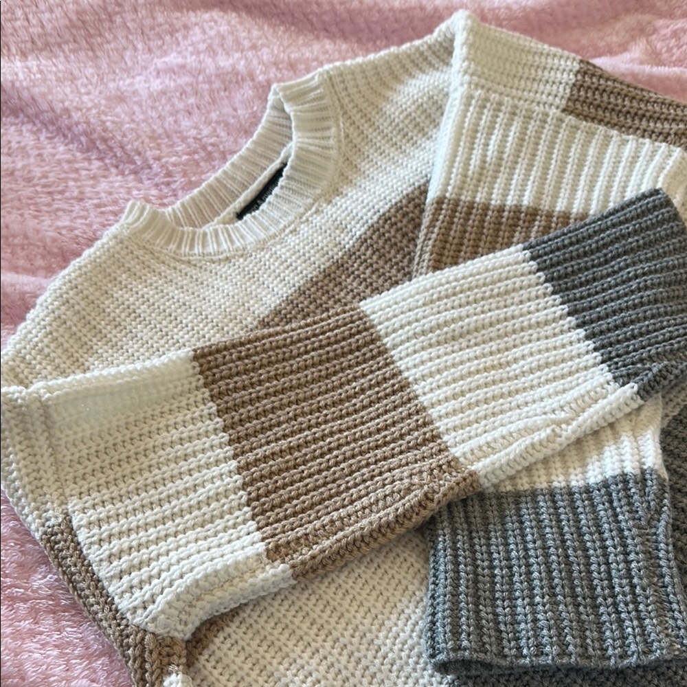 Colorblock Knit Sweater - Picture 3 of 6